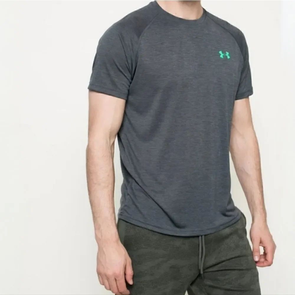 Under Armour Men's Loose Fit Heatgear Short Sleeve Tee